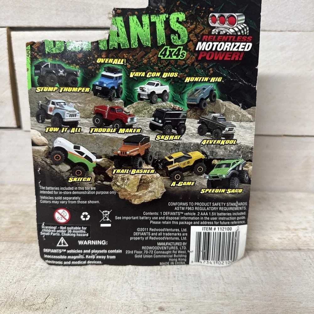 DEFIANTS 4X4 NIB Red Huntin' Rig Truck Fast Shipping